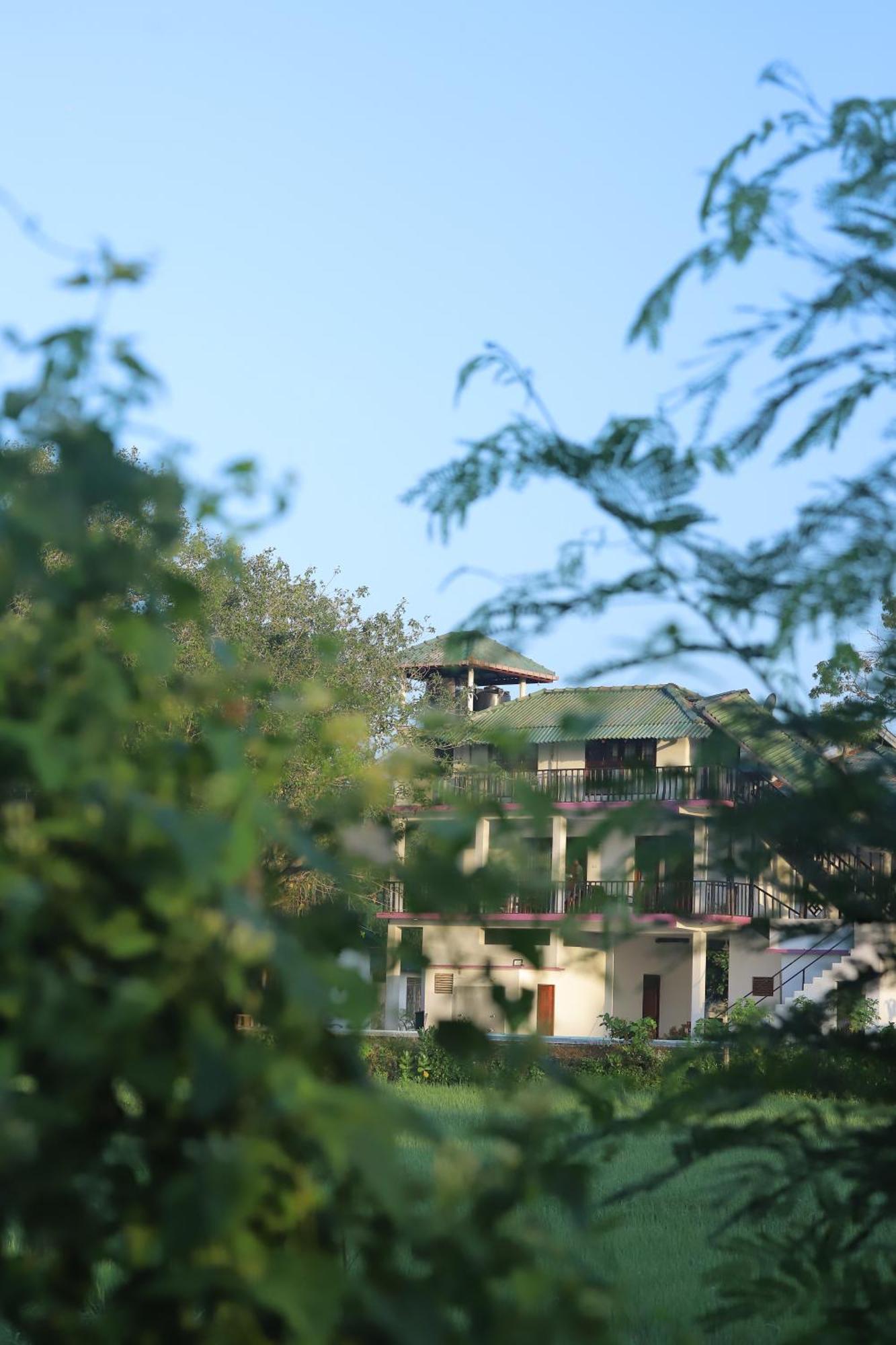 Birdsong Leisure Resort Тисамахарама Екстериор снимка