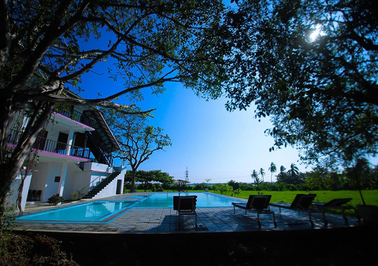 Birdsong Leisure Resort Тисамахарама Екстериор снимка